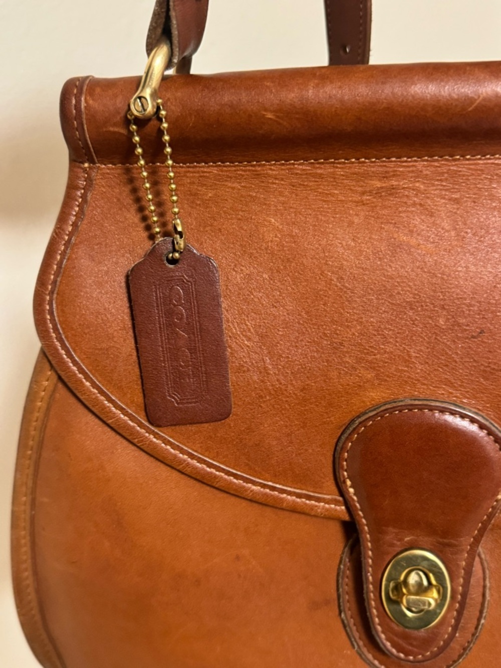 Vintage Coach Logan British Tan Crossbody Leather Bag 9907 - Picture 5 of 10